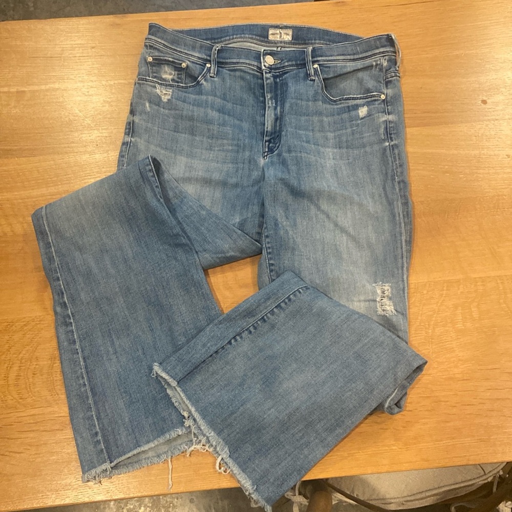 Mother jeans - “The Weekender Fray” wash: graffiti girl size 32